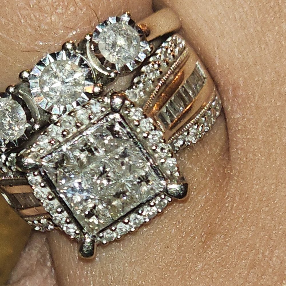 Wedding ring set. 2ct size 5